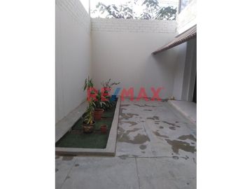 Se Alquila Casa Urb.Lourdes 1Er Piso // ID: 1123245
