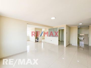 Venta De Departamento Frente A Parque En Zona Exclusiva De Vipol De Naranjal - San Martin De Porres
