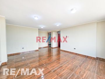 Venta De Departamento Frente A Parque En Zona Exclusiva De Vipol De Naranjal - San Martin De Porres