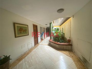 Alquiler De Departamento Amoblado En Centro De Piura // ID: 1123123