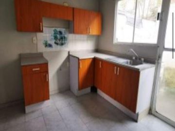 HERMOSA CASA CON UBICACIÓN EN UNA DE LAS MEJORES ZONAS DE ZAPOPAN