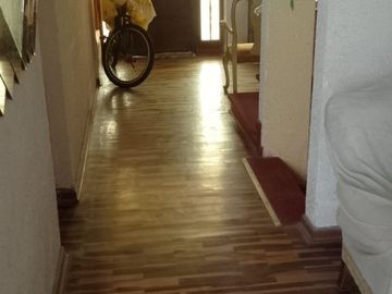 Venta de casa de tres pisos