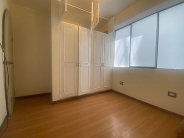VENDO AMPLIO DEPARTAMENTO PRIMER PISO ELEVADO REMODELADO CASUARINAS SUR