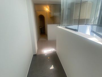 VENDO AMPLIO DEPARTAMENTO PRIMER PISO ELEVADO REMODELADO CASUARINAS SUR