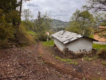 HERMOSA PROPIEDAD PARA VACACIONES O TURISMO DE VENTA, Sector Zumbahuayco C1443