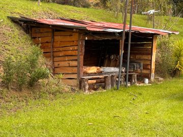 HERMOSA PROPIEDAD PARA VACACIONES O TURISMO DE VENTA, Sector Zumbahuayco C1443
