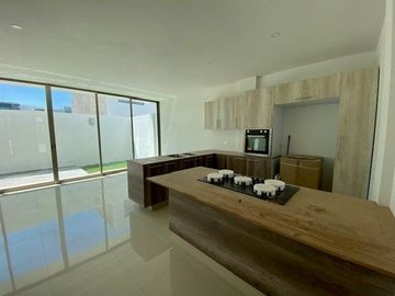Casa Nueva en Venta en Coto Valle Imperial Zapopan Jalisco
