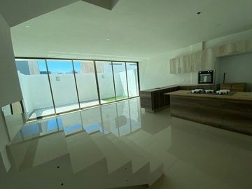 Casa Nueva en Venta en Coto Valle Imperial Zapopan Jalisco