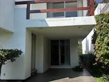 EN VENTA PRECIOSA CASA EN LA COL. REFORMA (ZONA DORADA) EN CUERNAVACA MOR. 1,430 M2 DE TERRENO, 650 M2 DE CONSTRUCCIÓN
