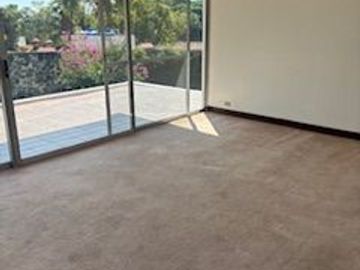 EN VENTA PRECIOSA CASA EN LA COL. REFORMA (ZONA DORADA) EN CUERNAVACA MOR. 1,430 M2 DE TERRENO, 650 M2 DE CONSTRUCCIÓN