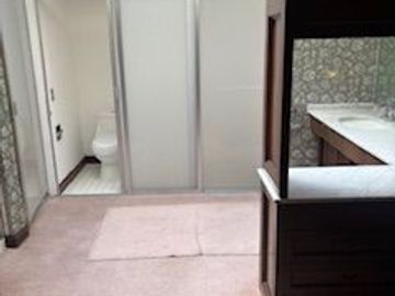 EN VENTA PRECIOSA CASA EN LA COL. REFORMA (ZONA DORADA) EN CUERNAVACA MOR. 1,430 M2 DE TERRENO, 650 M2 DE CONSTRUCCIÓN