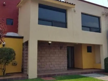 CASA EN REMATE  DENTRO DE FRACCIONAMIENTO EN COYOACAN