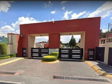 CASA EN REMATE  DENTRO DE FRACCIONAMIENTO EN COYOACAN