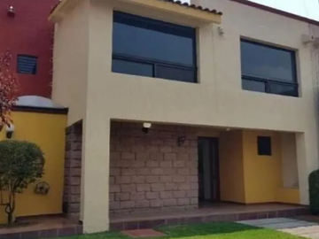 CASA EN REMATE  DENTRO DE FRACCIONAMIENTO EN COYOACAN