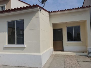 Via Salitre , Vendo villa de una planta en Urb. La Gran Vittoria