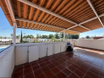 SE VENDE Casa en Real del Bosque