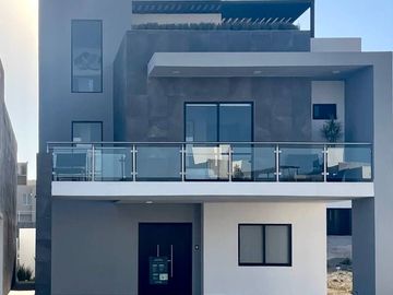 CASA DE 4 RECAMARAS CON ROOF GARDEN, EQUIPADA  Y CISTERNA DE 5000 LTS