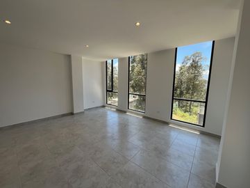 Amplio departamento en venta - Puente 2 Valle de los Chillos
