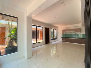 6 BEDROOM w/ 3 CAR GARAGE MODERN MINIMALIST TOWNHOUSE in SAN JUAN METRO MANILA (option to Fully Furnished)