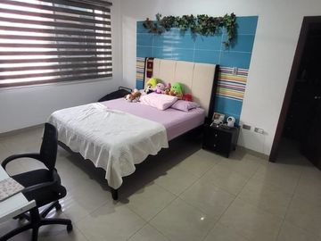Venta de casa en Samborondon km 4.5 Guayaquil Ecuador cerca UEES, Plaza Batan