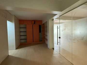 294SQM BLDG; MANALAC STREET, POBLACION - MAKATI CITY - FOR SALE