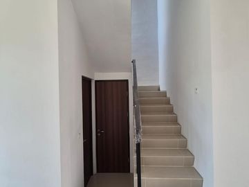 Dijual Cepat Rumah Cluster Aeris Citra Garden Serpong Cisauk Tangerang Unit Baru Bagus Cantik Siap Huni