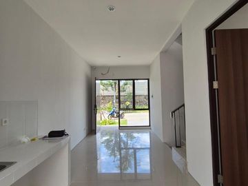 Dijual Cepat Rumah Cluster Aeris Citra Garden Serpong Cisauk Tangerang Unit Baru Bagus Cantik Siap Huni