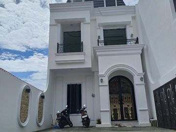 Sell ​​House in Gandaria South Jakarta Near KRL On the side of Gandaria road