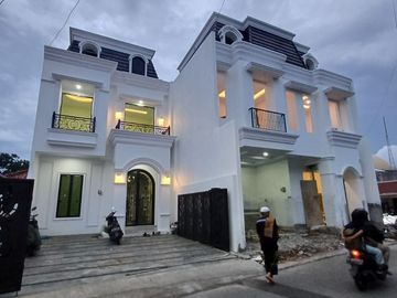 Sell ​​House in Gandaria South Jakarta Near KRL On the side of Gandaria road