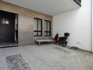 FOR SALE STUNNING MODERN 2 STOREY TRIPLEX HOUSE IN LAS PIÑAS