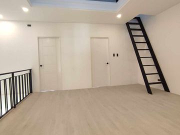 FOR SALE STUNNING MODERN 2 STOREY TRIPLEX HOUSE IN LAS PIÑAS