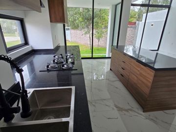 CASA NUEVA EN VENTA PASEO DEL PARQUE MORELIA
