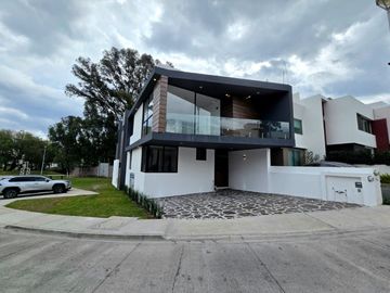 CASA NUEVA EN VENTA PASEO DEL PARQUE MORELIA