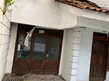 Rumah Hitung Tanah 12x18 di Pejompongan, 300 Meter Ke Jalan Pejompongan Raya