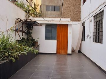 DEPARTAMENTO CON COCHERA EN VENTA EN 1ERR PISO URB. PACÍFICO I - SMP