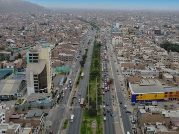 DEPARTAMENTO CON COCHERA EN VENTA EN 1ERR PISO URB. PACÍFICO I - SMP