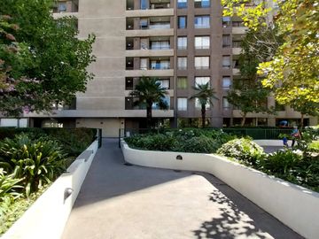 Departamento En Condominio Las Palmas, Macul
