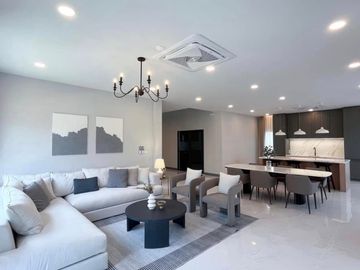 For sale: The City Bangna 1 - XXL size detached house with beautiful, complete furniture
