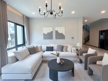 For sale: The City Bangna 1 - XXL size detached house with beautiful, complete furniture