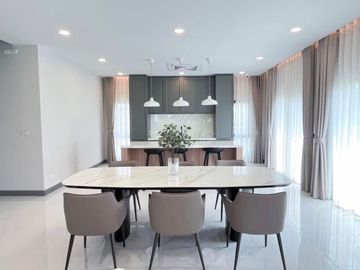 For sale: The City Bangna 1 - XXL size detached house with beautiful, complete furniture
