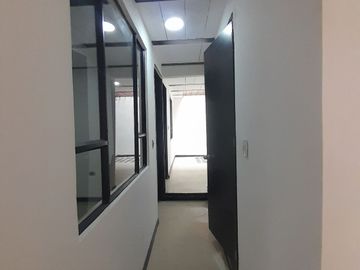 CASA EN VENTA DE 3 NIVELES  BARRIO BRITALIA KENNEDY