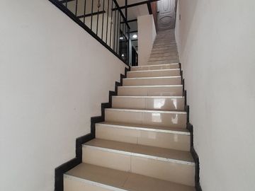 CASA EN VENTA DE 3 NIVELES  BARRIO BRITALIA KENNEDY