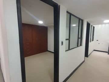 CASA EN VENTA DE 3 NIVELES  BARRIO BRITALIA KENNEDY