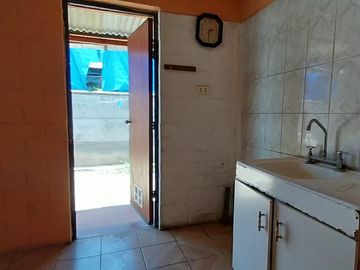 Casa De Un Piso Cercana A Av. Padre Hurtado, El Bosque