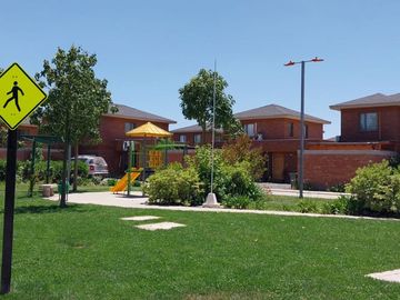 Hermosa Casa En Condominio Cerro Pinto, Buin