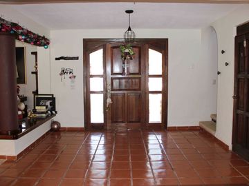 INCREÍBLE RESIDENCIA EN EXCLUSIVO RESIDENCIAL CAMPESTRE