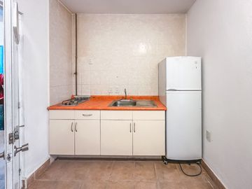 CASA DE OPORTUNIDAD CON 2 SUITS EN VENTA EN LA CALERA.