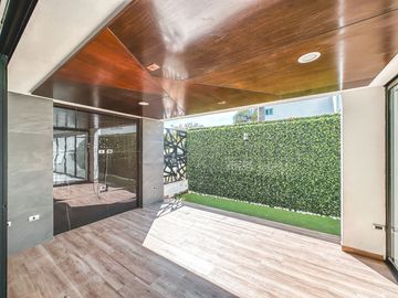 CASA DE 4 RECAMARAS EN ESQUINA EN VENTA LOMAS DE ANGELOPOLIS