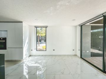 CASA DE 4 RECAMARAS EN ESQUINA EN VENTA LOMAS DE ANGELOPOLIS