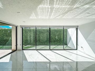 CASA DE 4 RECAMARAS EN ESQUINA EN VENTA LOMAS DE ANGELOPOLIS